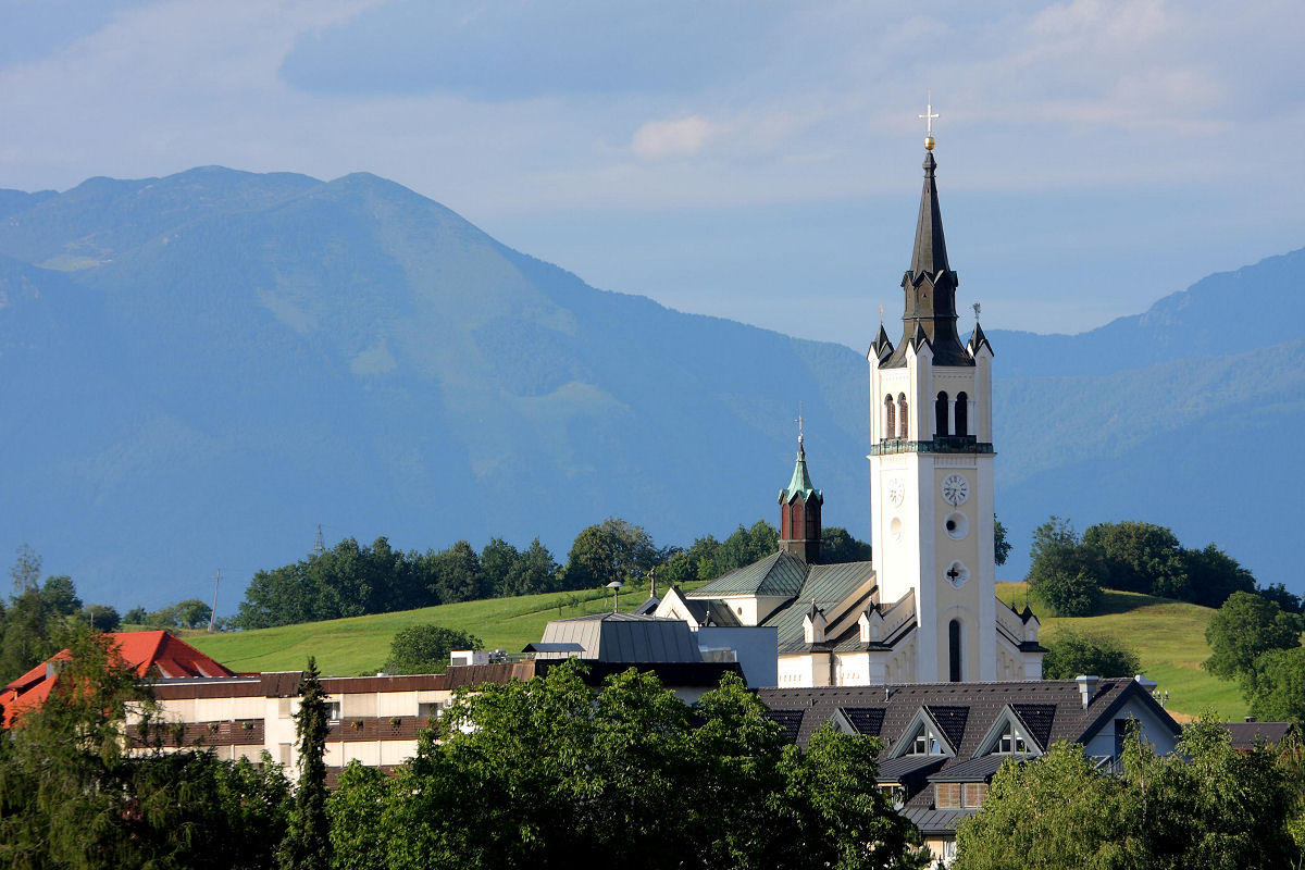 160mm 1/320sec f7.1 +1/3 stop (ISO 100)